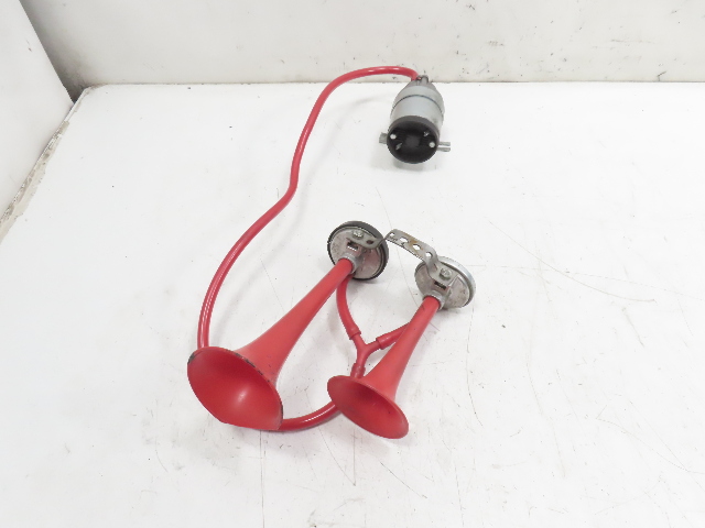 87 Porsche 928 S4 #1331 Horn Signal Pair, Low & High Pitch Air Horn