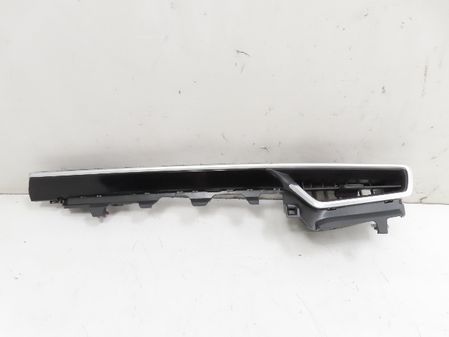 23 Toyota Corolla Cross #1332 Vent w/ Trim Dashboard Outer Right 55011-0A140  55662-0A140