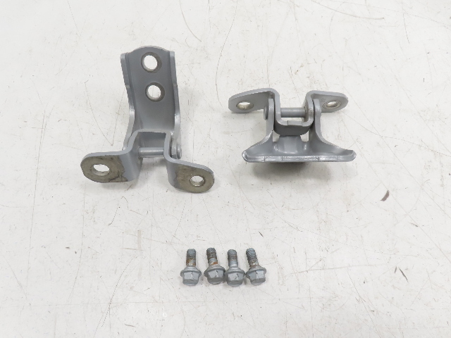 23 Toyota Corolla Cross #1332 Door Hinge Pair Upper & Lower w/ Bolts LH Front 