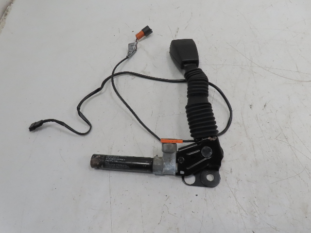 BMW Z3 E36 Seatbelt Tensioner Clip Buckle, Right 72118261652 96-98 72118399032