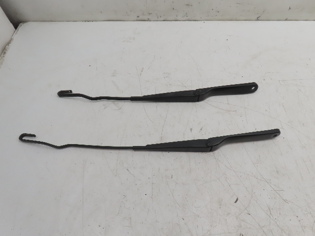 96 BMW Z3 E36 1.9L #1333 Wiper Arm Pair Windshield 61608389550  61608389549