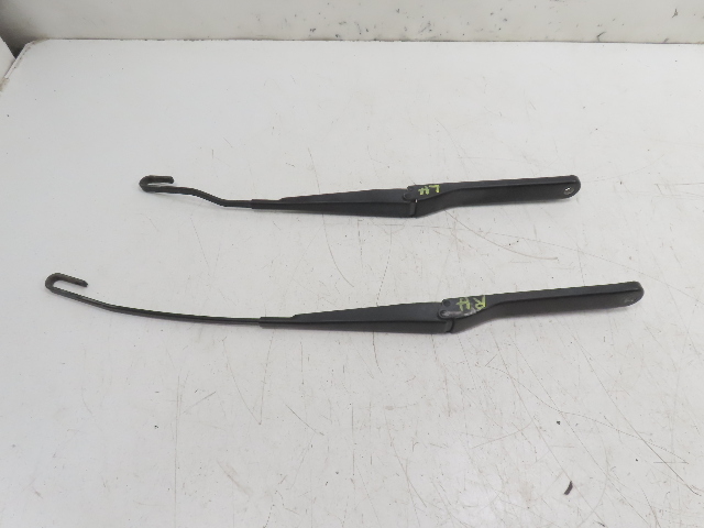 06 BMW Z4 E85 #1334 Arm Pair, Windshield Wiper OEM 61617011764 61617011763