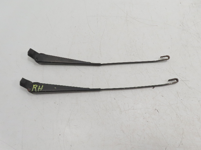 1988 BMW 325i E30 #1336 Wiper Arm Pair Windshield 61611372554 61611372559