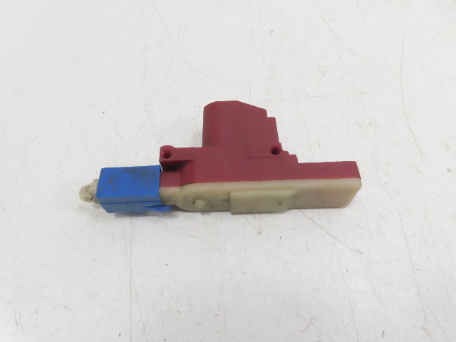 1988 BMW 325i E30 #1336 Actuator Central Locking Lock Latch 51261385770