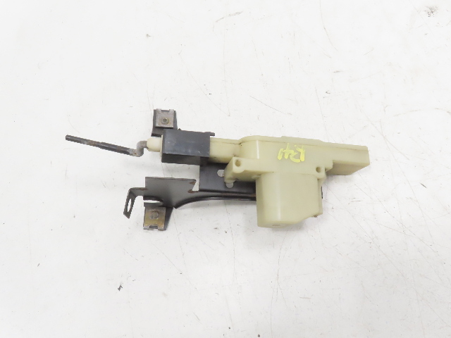 1988 BMW 325i E30 #1336 Actuator Fuel Gas Door Locking Lock 51261372572