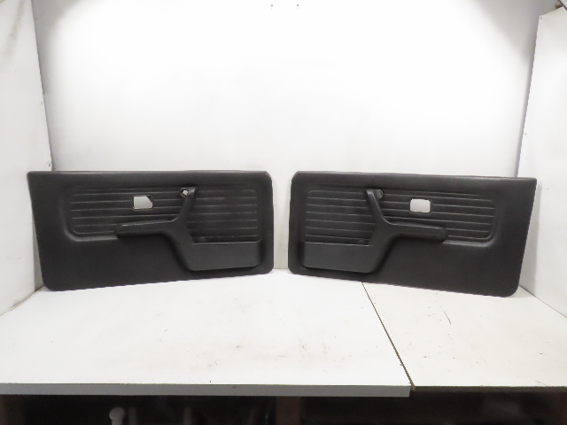 1988 BMW 325i E30 #1336 Door Panel Pair Vinyl w/ Handle LH & RH Convertible Blk