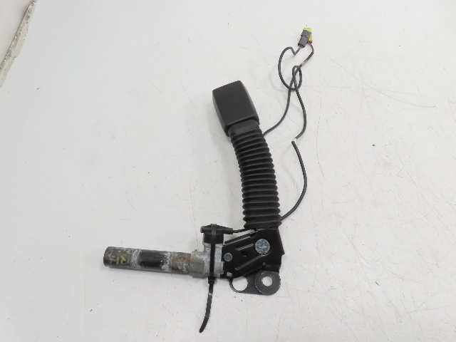 98 BMW Z3 E36 1.9L #1337 Seatbelt Tensioner Clip Buckle, Right 72118221014