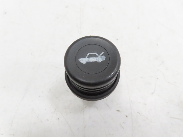 85 Porsche 928 S #1338 Switch W/ Knob, Trunk Hatch Release 92861311400