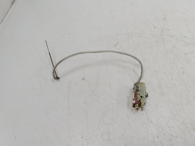 85 Porsche 928 S #1338 Sensor Temp Auto Temp Switch OEM 7090509979 	92861313500
