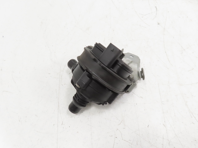 21 BMW F44 228 xi #1339 Water Pump, Auxiliary Electric Coolant 11519470972