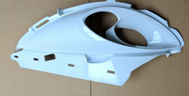2009-2010 Suzuki GSX1300R Hayabusa NEW OEM White RH Intake Cover 94671-15H00