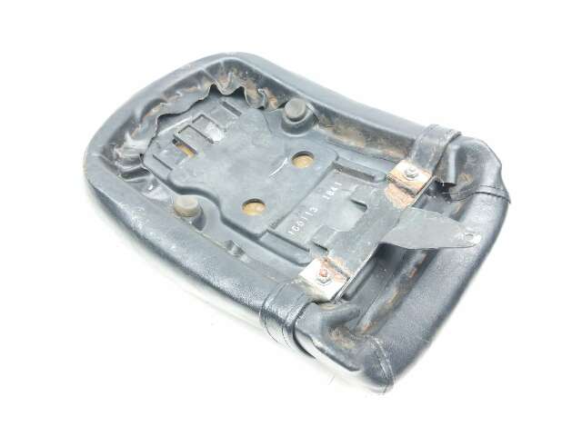 03 Kawasaki Vulcan 1500 Classic VN1500 Rear Passenger Seat