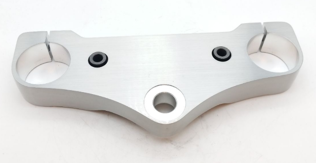 2005-2015 Suzuki M50 Boulevard Upper Bracket OEM 51311-39G00 | eBay