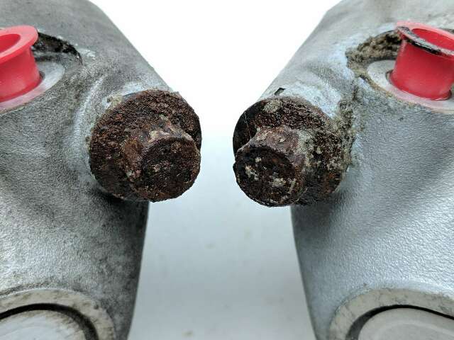 02 Harley Davidson VROD VRSCA Front Brake Calipers