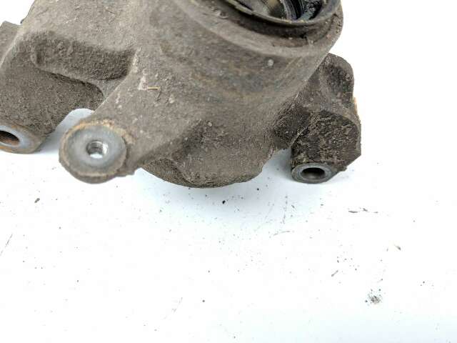 01 Yamaha Grizzly 600 Front Right Wheel Spindle Knuckle Carrier