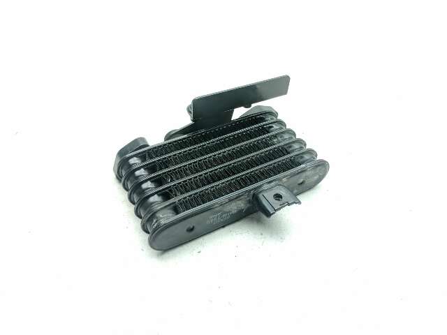 06 07 Yamaha Stratoliner Roadliner XV1900 XV19  Engine Motor Oil Cooler 124100-7940
