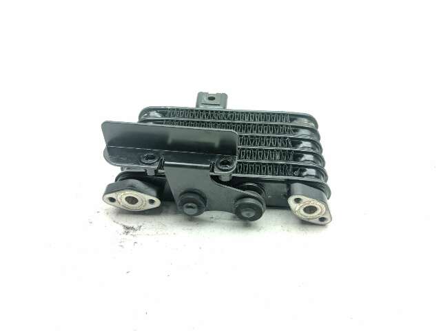 06 07 Yamaha Stratoliner Roadliner XV1900 XV19  Engine Motor Oil Cooler 124100-7940