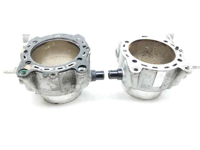 10-18 Ducati Multistrada 1200 Engine Motor Cylinder Head Jugs