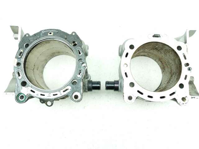 10-18 Ducati Multistrada 1200 Engine Motor Cylinder Head Jugs