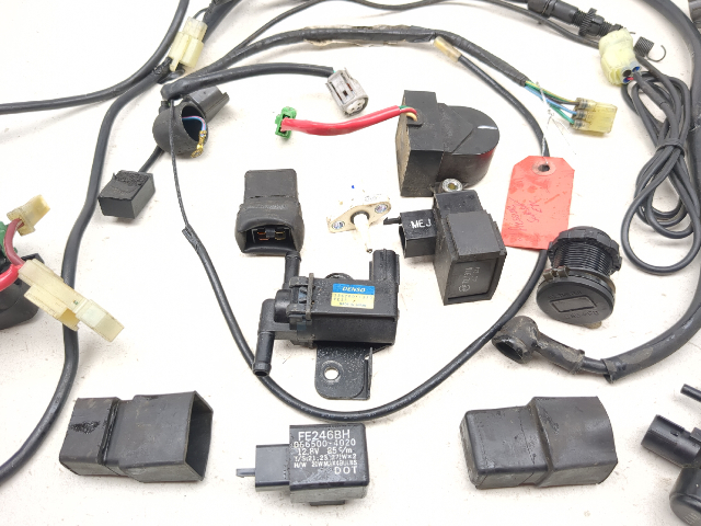 09 Honda VFR800 Interceptor Relay Set Battery Tip Over Air Switch 066500-4020