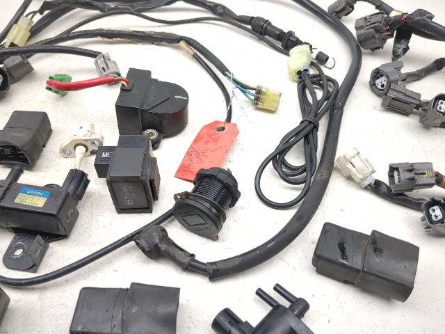 09 Honda VFR800 Interceptor Relay Set Battery Tip Over Air Switch 066500-4020