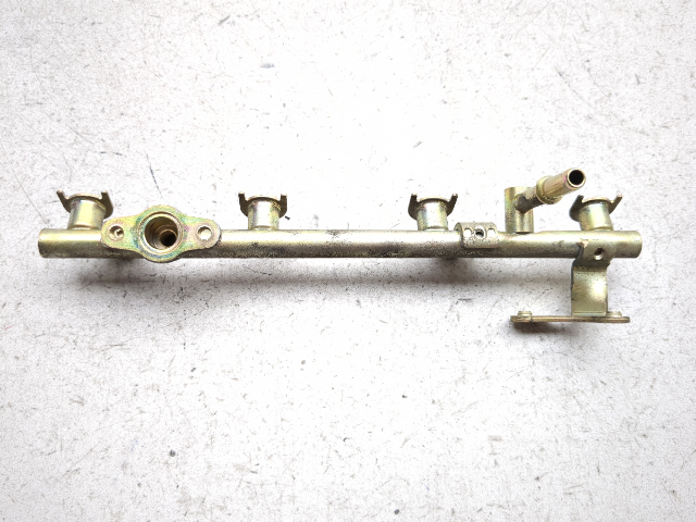 03-05 Yamaha YZF R6 Gas Fuel Injector Rail