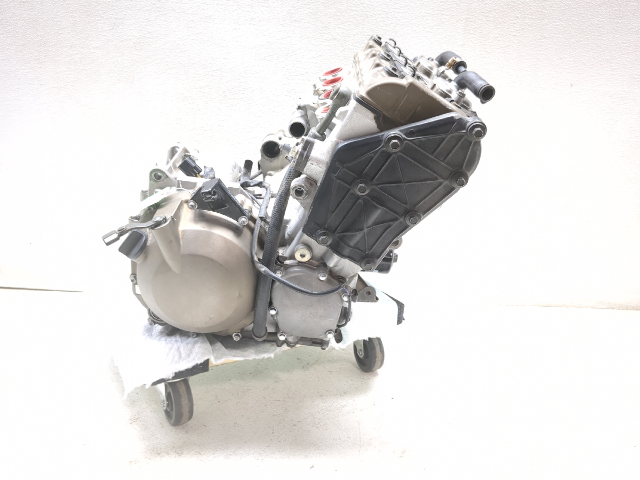 tv69597-00-02-kawasaki-ninja-