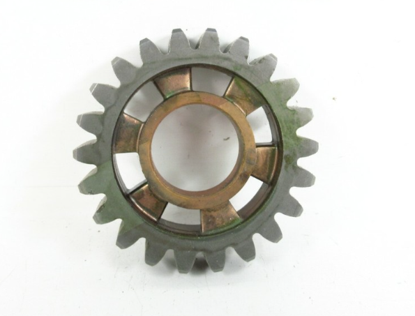 1988-1993 Yamaha YZ250 OEM Transmission 3rd Wheel Gear 22T YAMAHA 2VM-17231-00