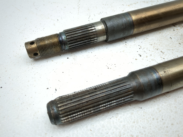 08-21 Kubota RTV 500 RTV500 Left Right Rear Wheel Axle Set Pair