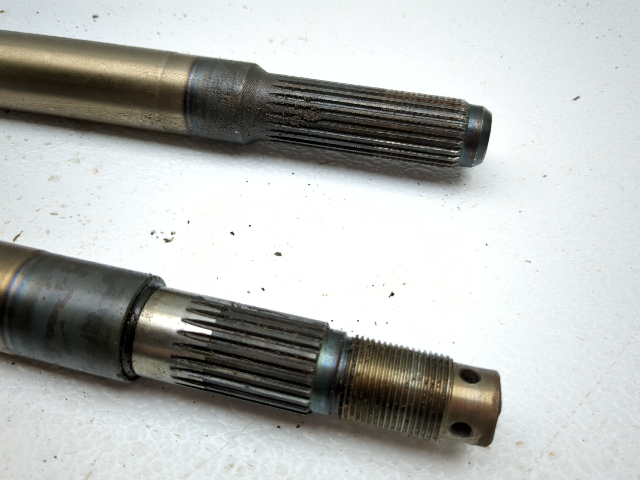 08-21 Kubota RTV 500 RTV500 Left Right Rear Wheel Axle Set Pair