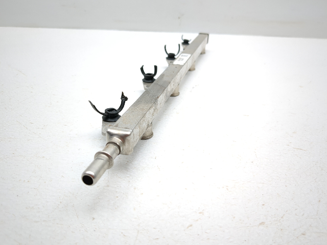 21-24 Polaris Slingshot S Gas Fuel Injector Rail 2521833