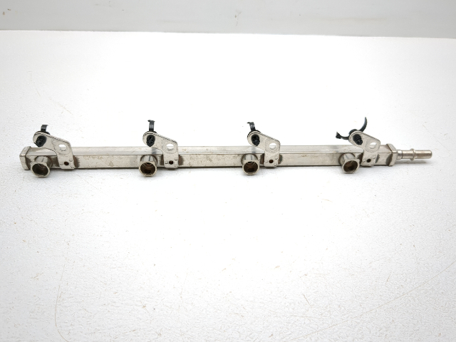 21-24 Polaris Slingshot S Gas Fuel Injector Rail 2521833