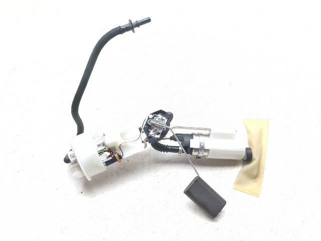 19 20 Moto Guzzi V85 TT Petrol Gas Fuel Pump Assembly 2D000451