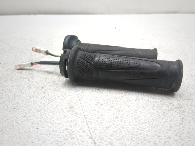 17-19 Triumph Tiger 800 XCX Front Left & Right Heated Grip Set A9638172