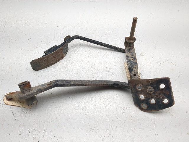 05-16 Kawasaki KAF400 Mule 610 Front Brake & Accelerator Pedal
