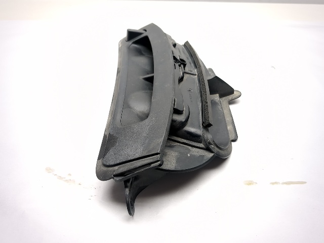 14-16 Harley Street Glide Special FLHXS Front Fairing Air Duct Vent 29200038