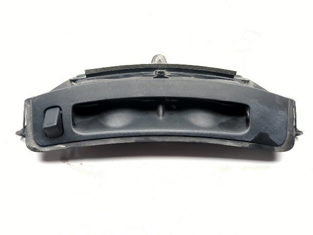 14-16 Harley Street Glide Special FLHXS Front Fairing Air Duct Vent 29200038