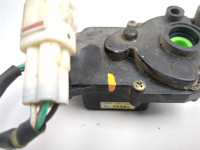 06-26 Kawasaki Vulcan 900 VN900D Secondary Throttle Valve Actuator SHP-35D1003