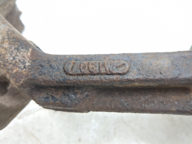 04-16 John Deere Gator HPX 4x4 Front Left Steering Knuckle VG11501