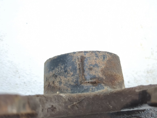 04-16 John Deere Gator HPX 4x4 Front Left Steering Knuckle VG11501
