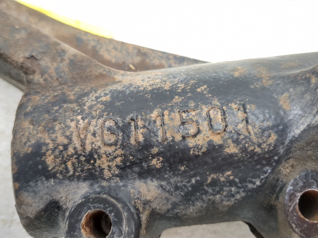 04-16 John Deere Gator HPX 4x4 Front Left Steering Knuckle VG11501