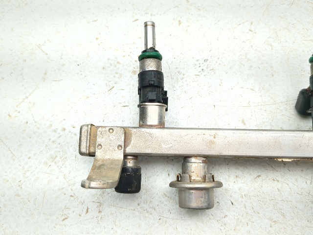 16-26 Polaris General 1000 Fuel Injector Rail Assembly 1204454