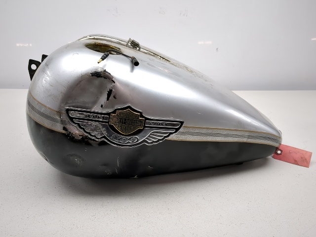 HARLEY-DAVIDSON タンク グレー フレイムデザイン　スポーツスター 99-05 Harley Davidson FXDWG Dyna Wide Glide Gas Fuel Tank 61039-03