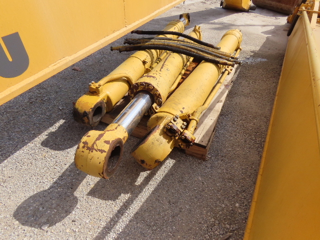 Komatsu PC400LC Excavator Long Reach Boom Arm & Bucket -Cylinders