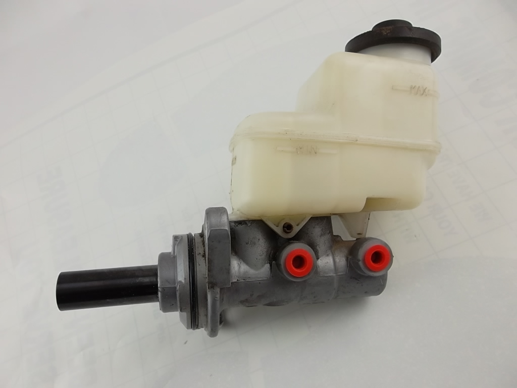 Master Cylinder 472010R070 Toyota RAV4 20062018 KUD Auto Parts and