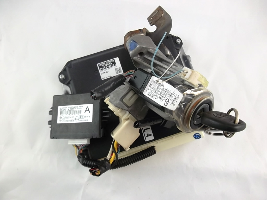 ECU Engine Computer w/Immobilizer 89661-48F31 Toyota Highlander