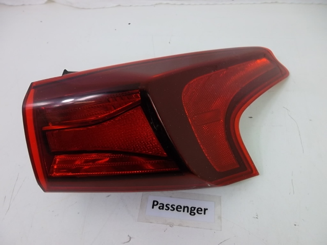 2019-2020 Hyundai Santa Fe Passenger Outer Tail Light 92402-S2000