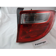 2016-2019 Hyundai Santa Fe Lamp Assembly Tail Light Passenger  92402-B8530